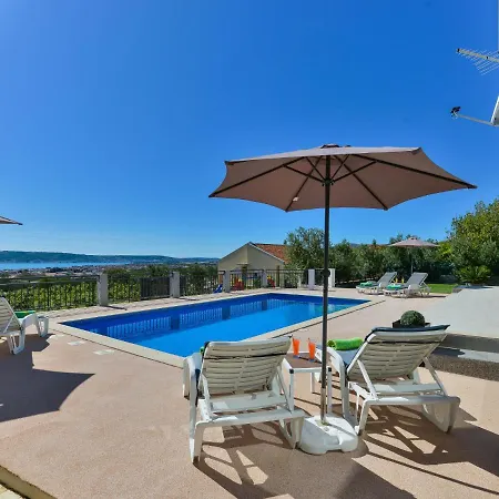 Aurora By Interhome Kastel Stafilic